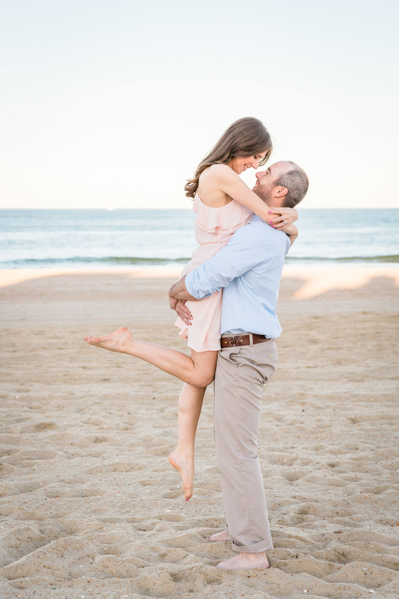 lifting his girl